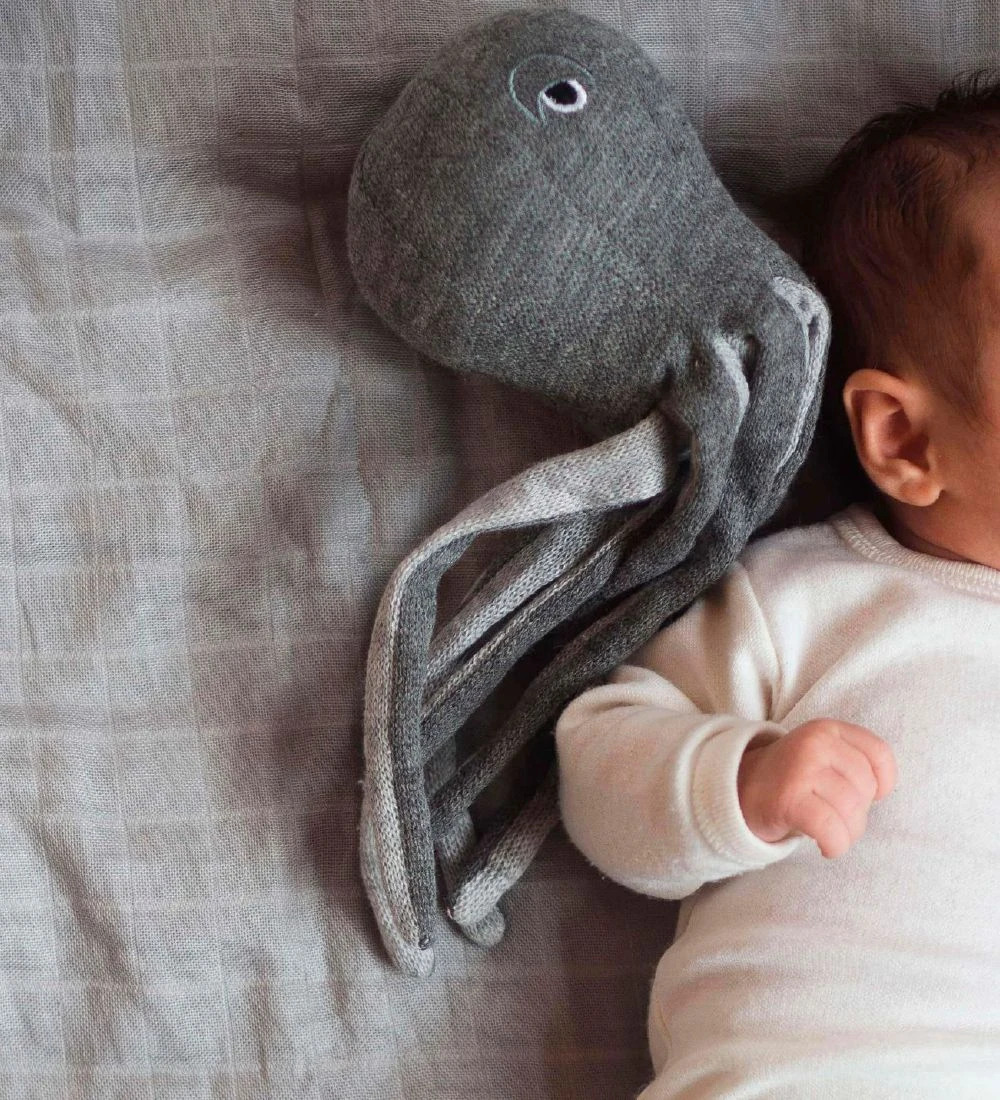 Filibabba Bamse - Blæksprutte - 30 Cm - Grå 4 Filibabba Bamse - Blæksprutte - 30 Cm - Grå - Billede 2